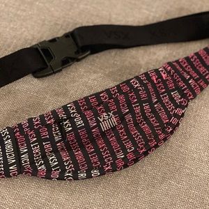 Victoria’s Secret running belt pouch
